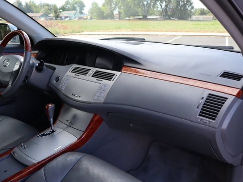 Used 2007 Toyota Avalon Limited FWD image 17