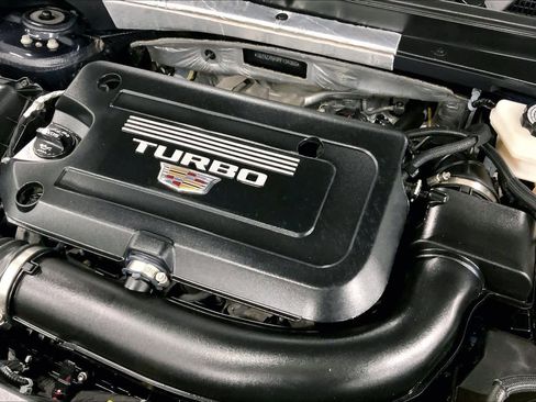 Used 2023 Cadillac XT4 Luxury w/ Cold Weather Package image 30