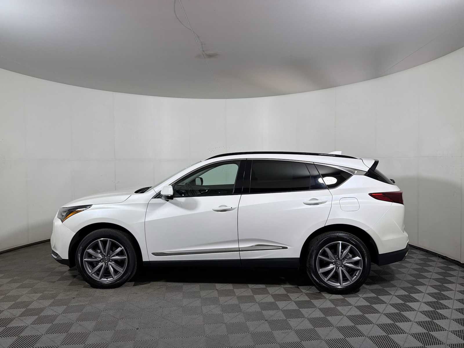 Used 2023 Acura RDX w/ Technology Package AWD/4WD image 4