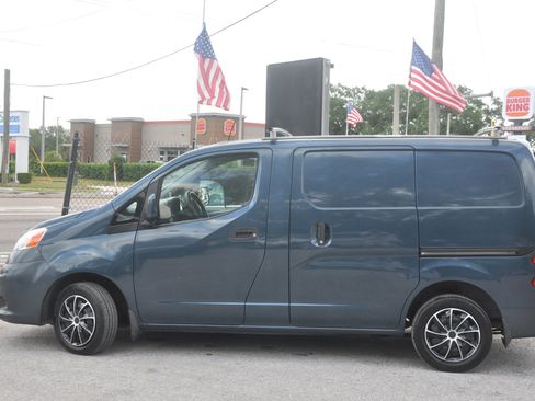 Used 2017 Nissan NV200 SV w/ Technology Package FWD image 4