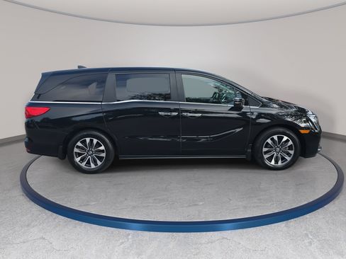 Used 2024 Honda Odyssey EX-L image 4