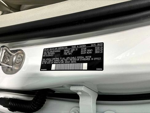 Certified 2023 Volvo XC60 B5 Plus w/ Climate Package image 31