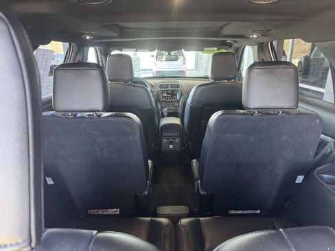 Used 2018 Ford Explorer XLT w/ Equipment Group 202A image 8