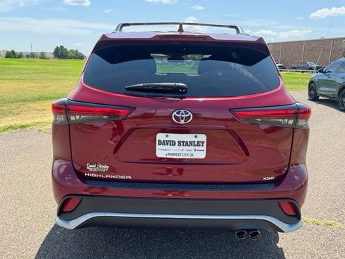Used 2023 Toyota Highlander XSE FWD image 5