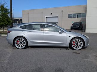 Used 2018 Tesla Model 3 Long Range video 4