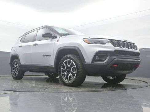 Used 2024 Jeep Compass Trailhawk w/ Sun and Sound Group AWD/4WD image 53