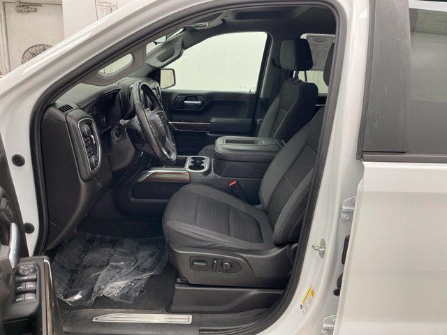 Certified 2022 Chevrolet Silverado 1500 RST w/ Redline Edition AWD/4WD image 8