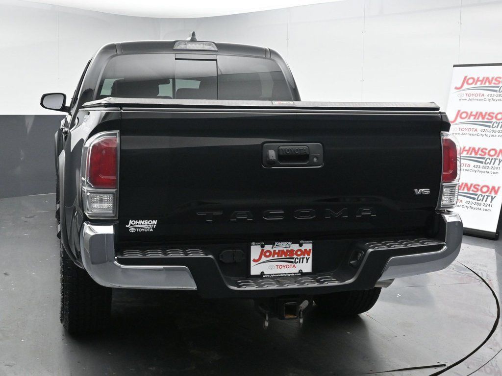 Used 2022 Toyota Tacoma TRD Off-Road AWD/4WD image 7