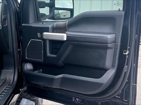Used 2020 Ford F250 Lariat w/ FX4 Off-Road Package AWD/4WD image 18