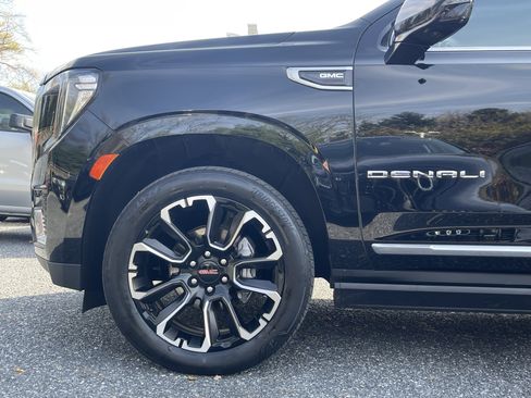 Used 2023 GMC Yukon Denali image 7