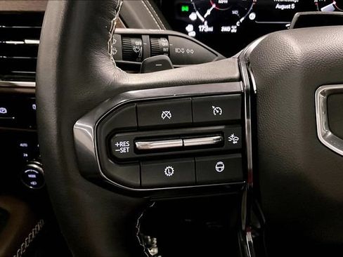 Used 2025 GMC Yukon XL Denali Ultimate AWD/4WD image 27