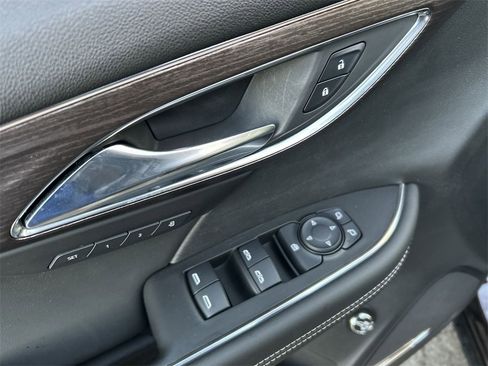 Used 2021 Buick Envision Avenir image 16