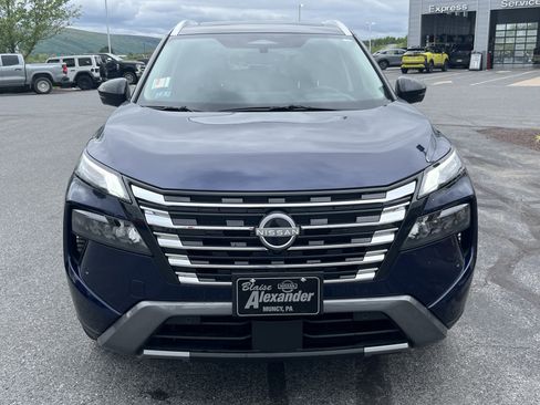Used 2025 Nissan Rogue SL w/ Tech Package AWD/4WD image 12