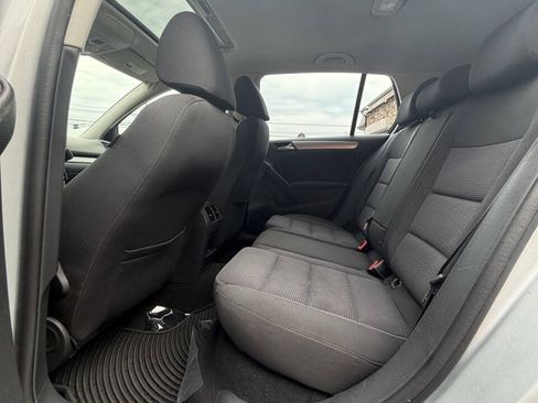 Used 2014 Volkswagen Golf 4-Door FWD image 26