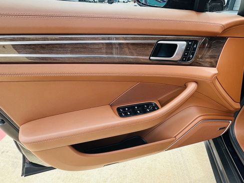 Used 2022 Porsche Panamera Platinum Edition RWD image 8