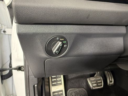 Used 2025 Volkswagen Jetta Sport FWD image 21