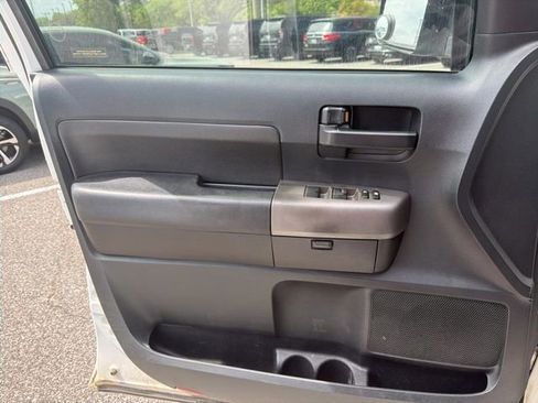 Used 2012 Toyota Tundra 4x4 CrewMax w/ SR5 Pkg image 9