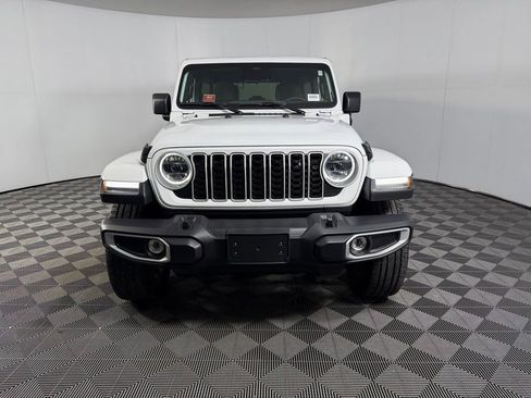 Used 2025 Jeep Wrangler Unlimited Sahara AWD/4WD image 7