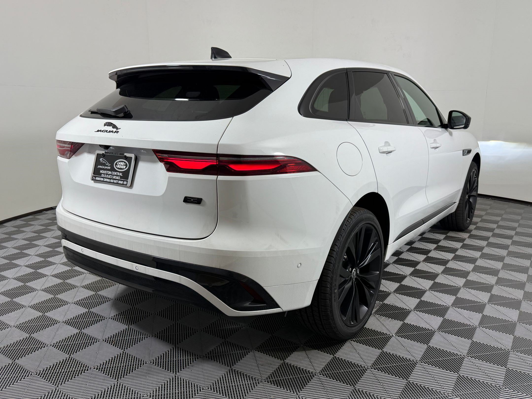 New 2026 Jaguar F-PACE R-Dynamic S AWD/4WD image 8