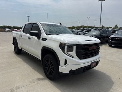 Used 2025 GMC Sierra 1500 Pro w/ Graphite Edition