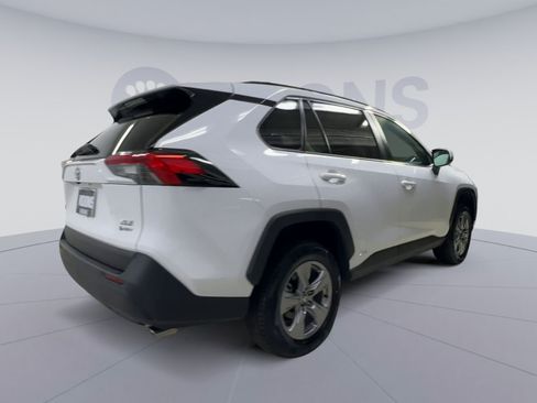 Used 2025 Toyota RAV4 XLE AWD/4WD image 11