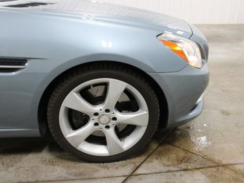 Used 2012 Mercedes-Benz SLK 350 image 32