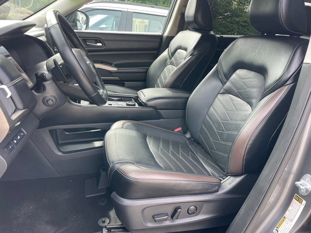 Certified 2023 Nissan Pathfinder Platinum AWD/4WD image 7