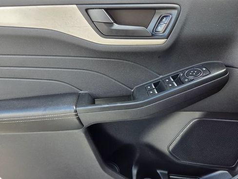 Used 2022 Ford Escape SE FWD image 29