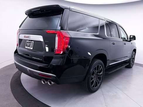 Used 2023 GMC Yukon XL Denali AWD/4WD image 16