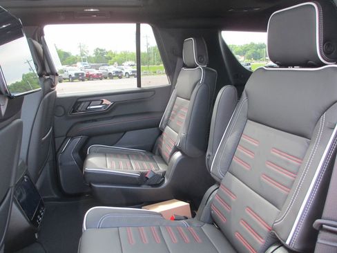 New 2026 GMC Yukon AT4 Ultimate AWD/4WD image 12