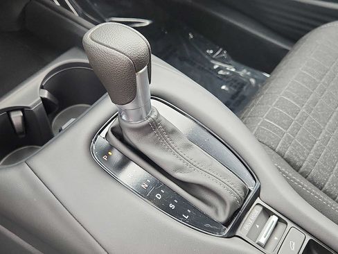Certified 2026 Honda HR-V LX image 14
