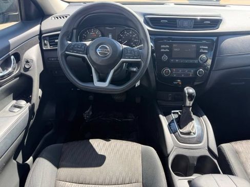 Used 2017 Nissan Rogue S w/ S Family Package FWD image 10