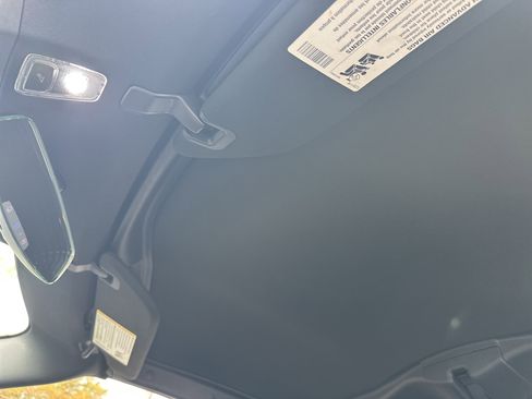 Used 2017 Chevrolet Corvette Stingray Coupe w/ Carbon Flash Badge Package image 28