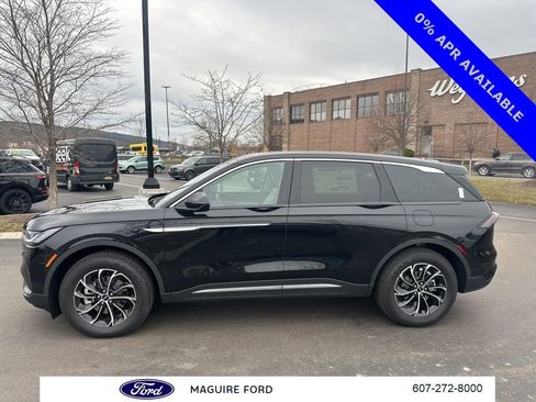 New 2026 Lincoln Nautilus Premier image 8