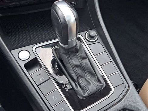 Used 2019 Volkswagen Jetta SEL image 21