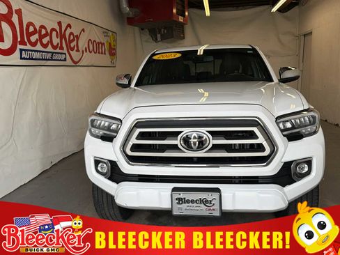 Used 2023 Toyota Tacoma Limited AWD/4WD image 1