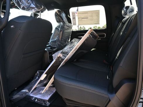 New 2026 RAM 2500 Big Horn AWD/4WD image 12