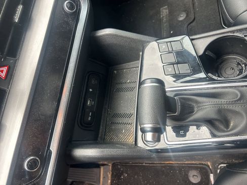 Certified 2024 Kia Sportage EX image 8