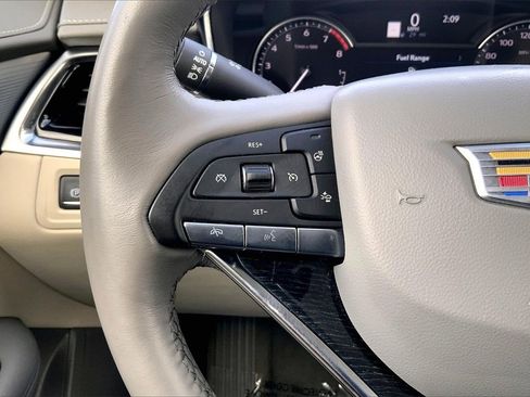 Used 2025 Cadillac XT6 Premium Luxury image 24