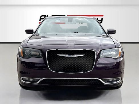 Used 2021 Chrysler 300 Touring w/ Driver Convenience Group image 2