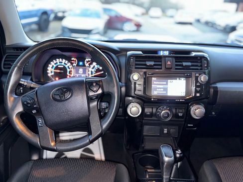 Used 2018 Toyota 4Runner TRD Off-Road image 23