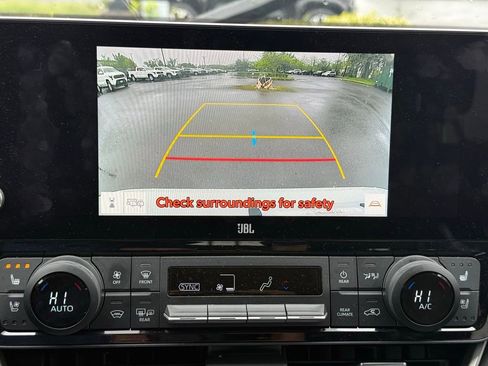 Used 2024 Toyota Grand Highlander Limited image 11