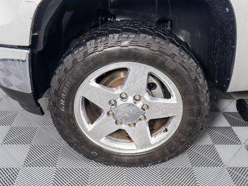 Used 2011 GMC Sierra 2500 SLT w/ SLT Convenience Package image 21