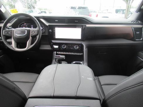 Used 2025 GMC Sierra 1500 Denali w/ Denali Reserve Package AWD/4WD image 12