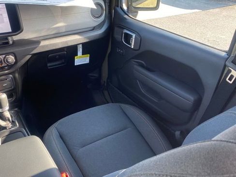 New 2025 Jeep Wrangler Sport S image 34