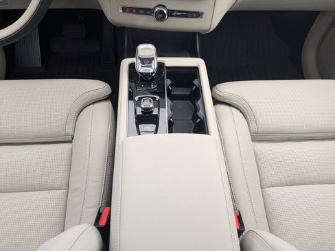 New 2026 Volvo XC90 B6 Ultra w/ Protection Package Premier AWD/4WD image 22