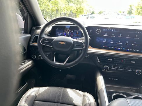 Used 2025 Chevrolet Tahoe High Country AWD/4WD image 29