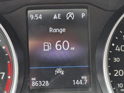 Used 2021 Volkswagen Tiguan SE FWD image 25