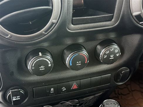 Used 2017 Jeep Wrangler Sport image 14