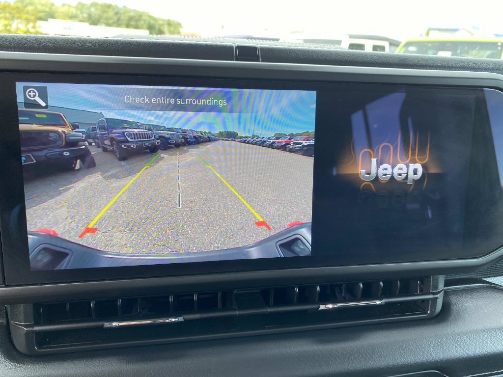Certified 2026 Jeep Gladiator Mojave AWD/4WD image 15